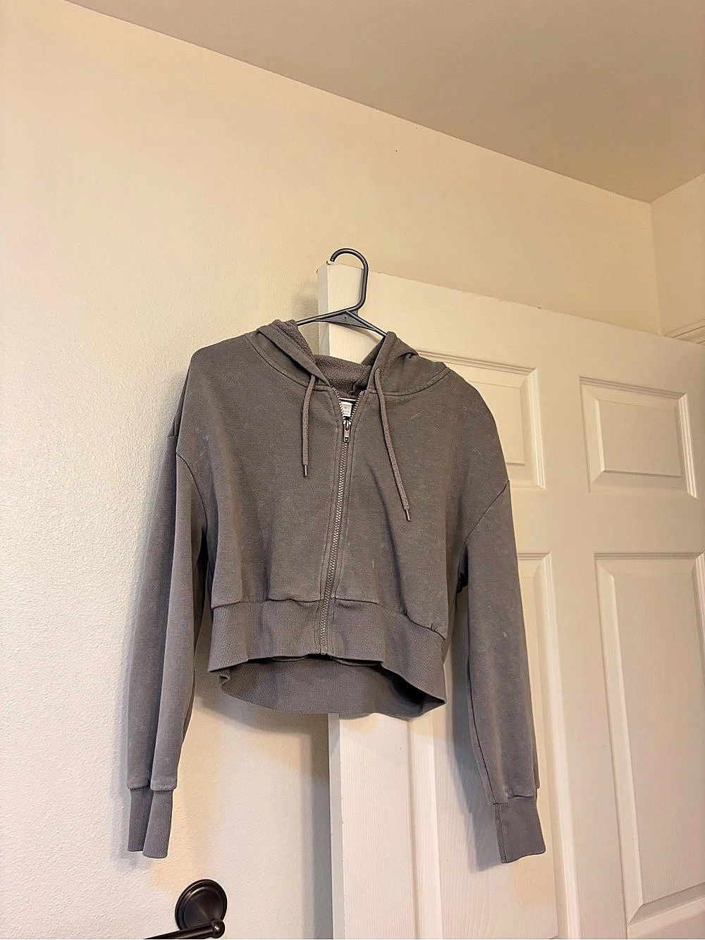 Cropped Zip Hoodie in Gray